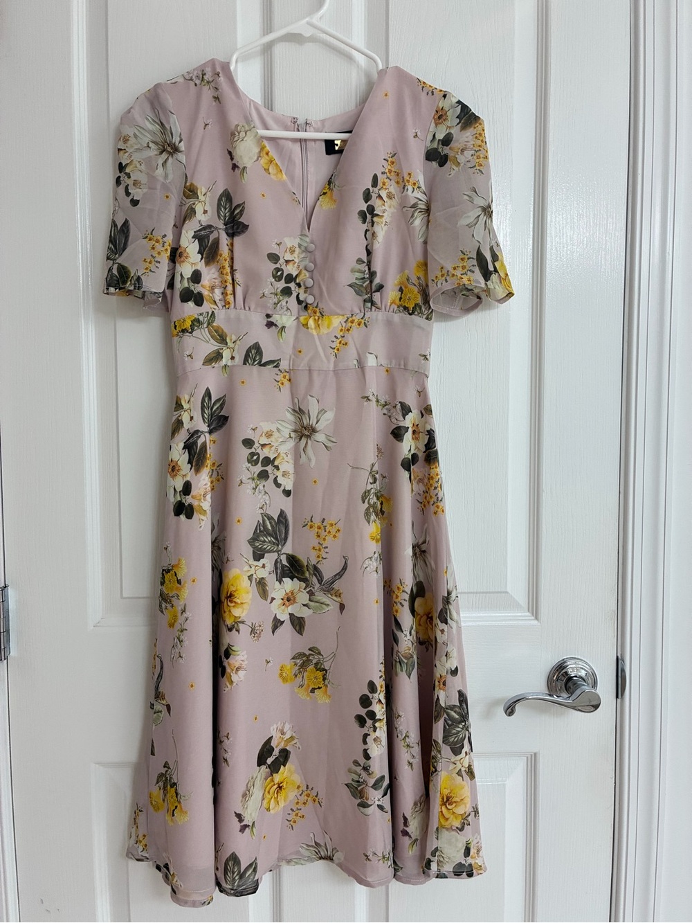 Alexia Admor. Floral V-neck midi in Blush Pink- size 4. Worn 1x.